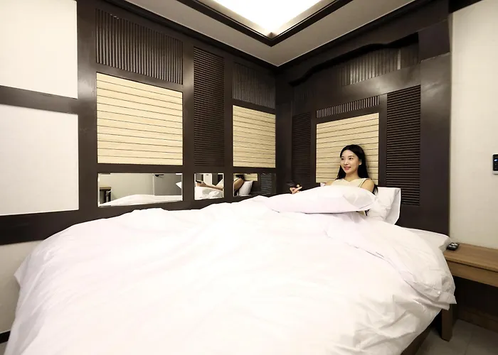 The Shim Silim Hotel 2*
